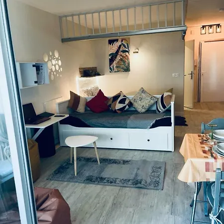 Confort, Parking Privé, Terrasse Et