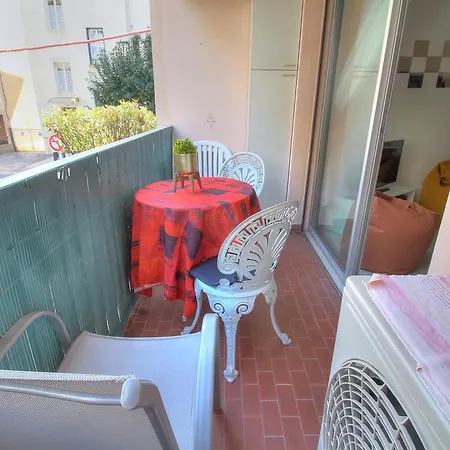 Confort, Parking Privé, Terrasse Et