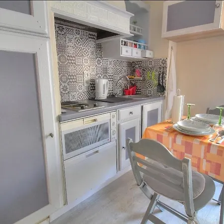 Confort, Parking Prive, Terrasse Et * Antibes