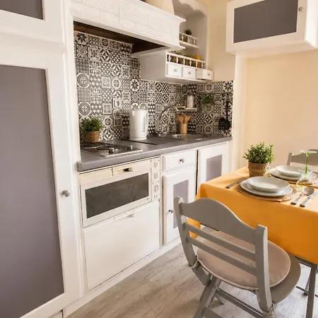 Confort, Parking Prive, Terrasse Et Apartment Antibes